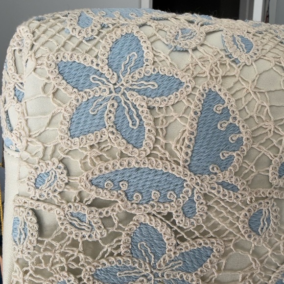 Elegant Lace Floral Women's Make up Bag - Picture 4 of 7